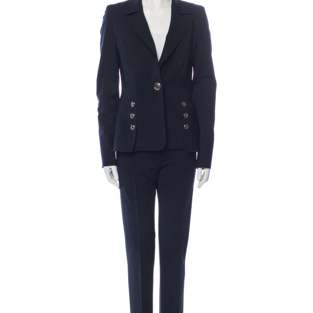•   Escada Two-Piece  Navy Blue Pantsuit size 6